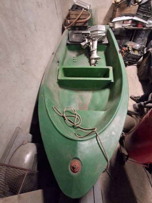 Łódka plastikowa z silnikiem Honda