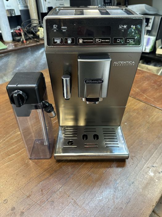 Кофемашина Delonghi Capuccino с молочником