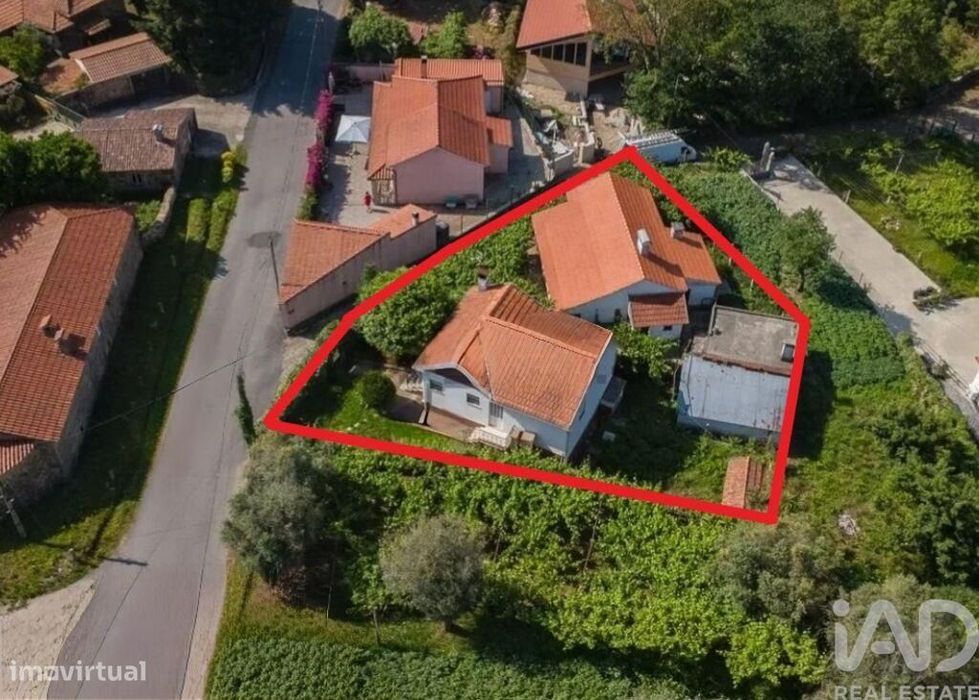 Moradia isolada T5 em Covas de 185 m2