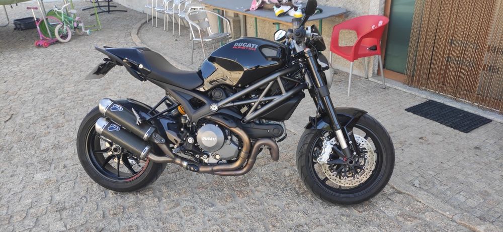 Ducati Monster 1100 evo 2013