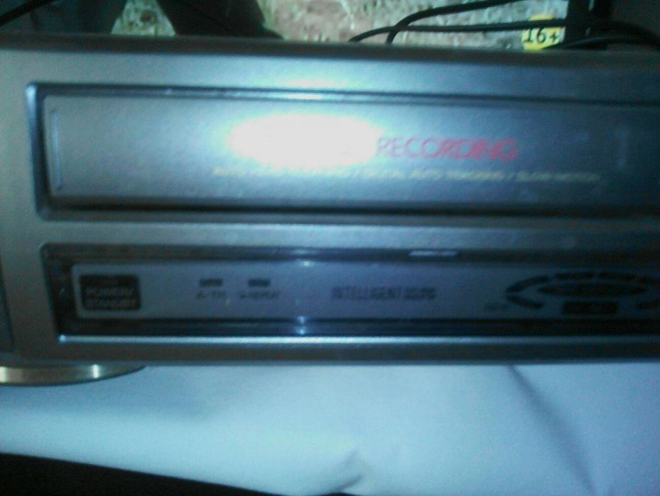 Продам Відео магнитофон звоните по телефону почту несмотря