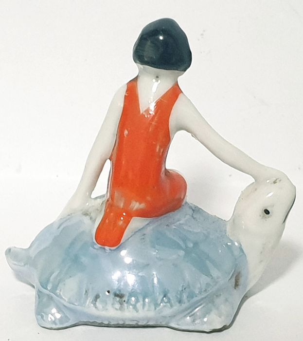 Amorosa miniatura figurativa em porcelana alemã dos anos '20