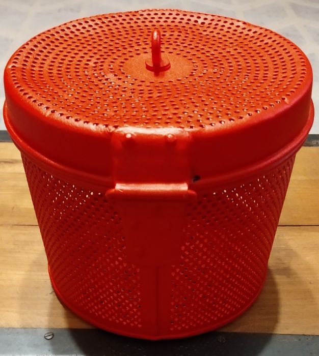 Pojemnik metalowy, perforowany, bardzo stary, unikat