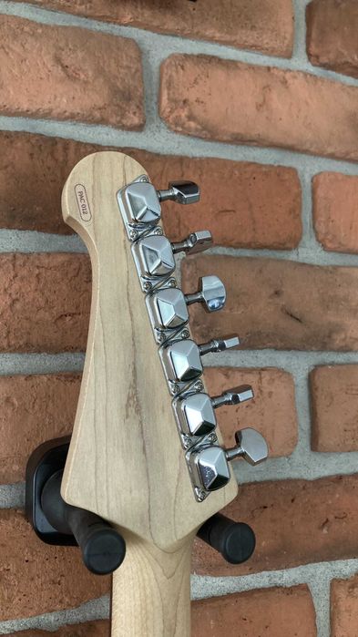 Yamaha Pacifica 012 gitara elektryczna