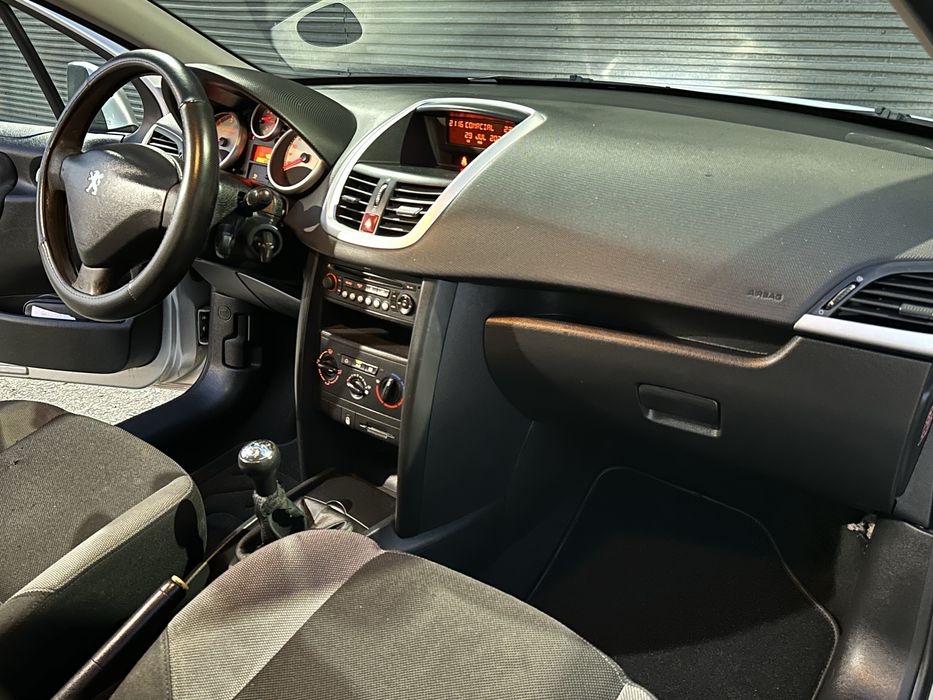 Peugeot 207 — fotografia 8
