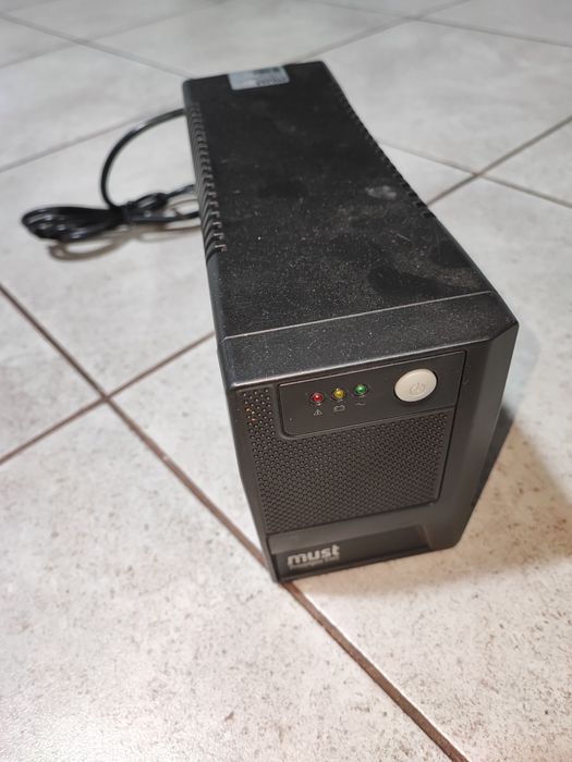 ИБП MUST Источник бесперебойного питания. Бесперебойник