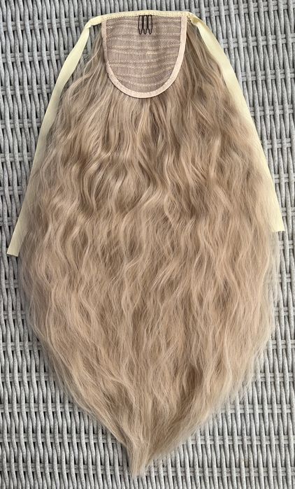 Premium Ultra włosy doczepiane, jasny miodowy blond, kucyk, fale 64.