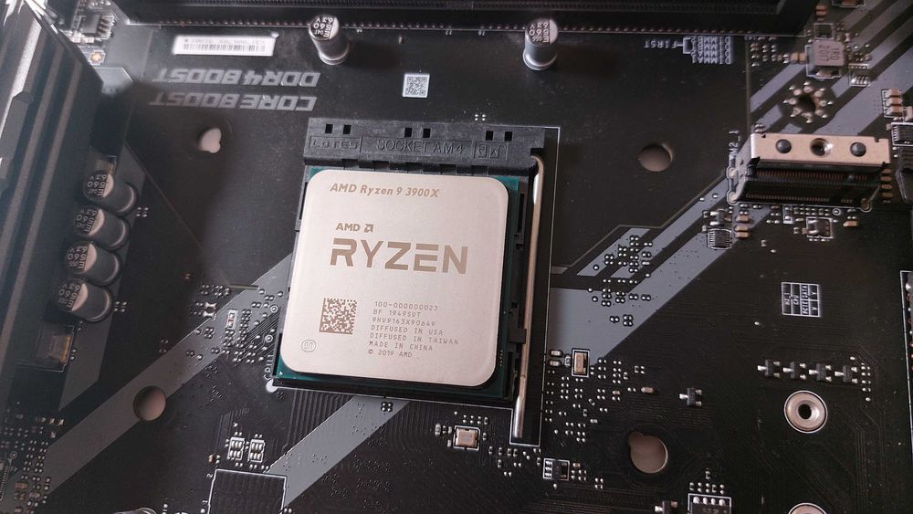 Ryzen 9 3900X/MSI MAG B550 TOMAHAWK/Kingston DDR4 32GB 3600MHz RGB