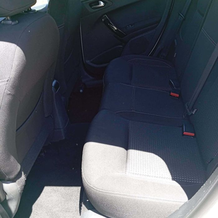 Peugeot 208 Carro usado em bom estado