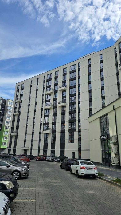 Продам трикімнатну квартиру, зданий будинок, біля озера, Міленіум Еліт