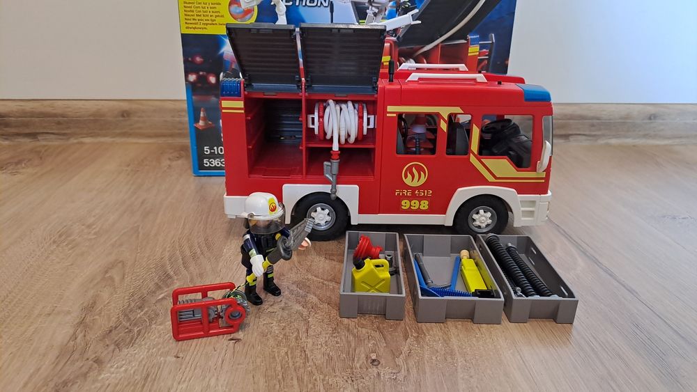 Playmobil wóz strażacki z armatką wodną 5363