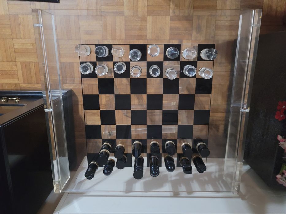 Mesa de xadrez com 20 anos como nova não foi usada