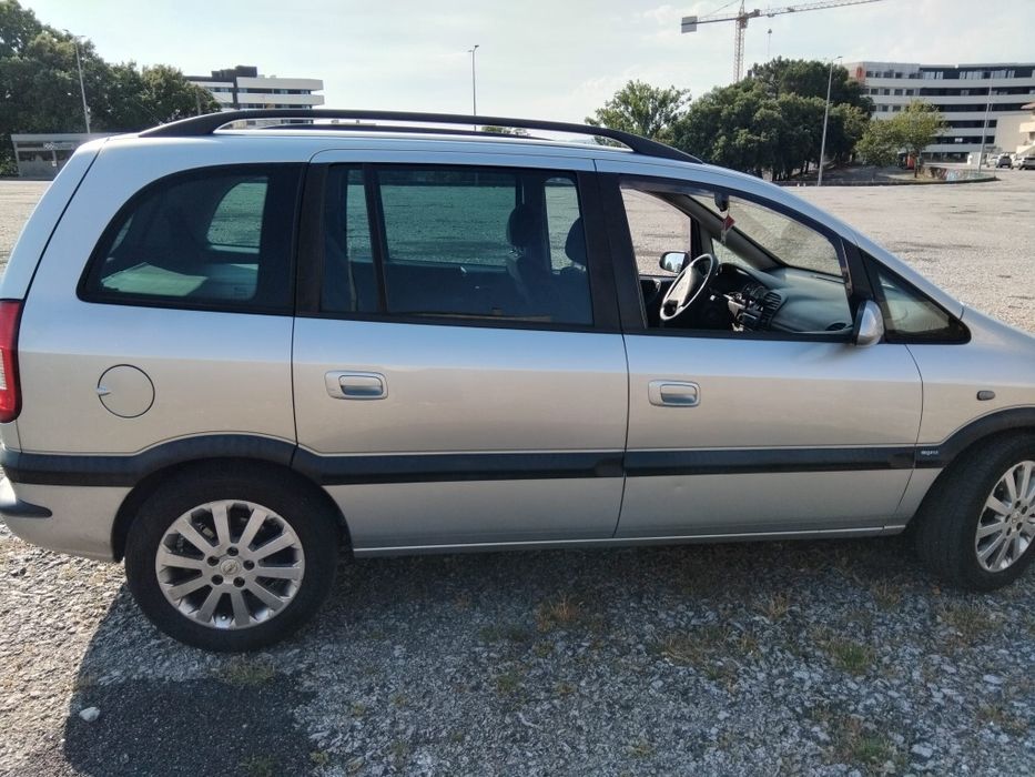 Vendo Opel Zafira 2.2DTI