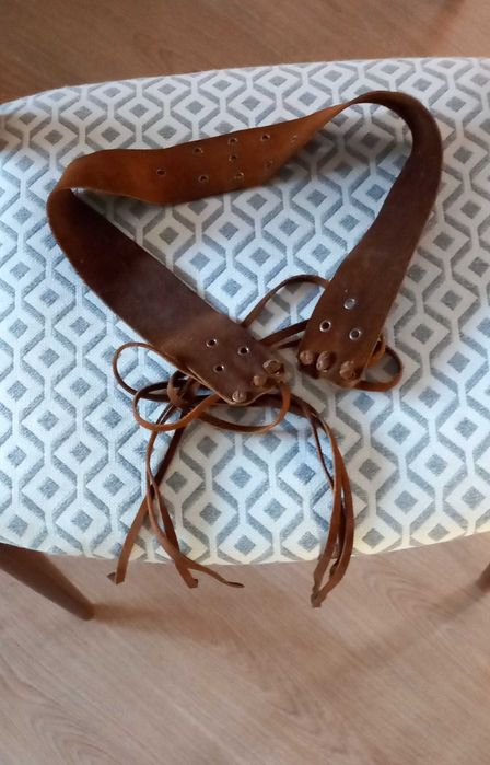 Cinto vintage 1970 estilo cowboy / boho em camurça 75 cm