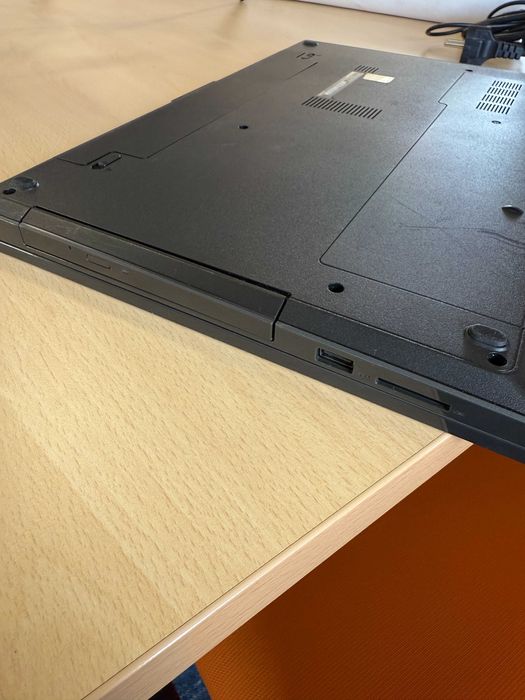 Laptop Dell Vostro 15 z Windows 10P używany w świetnym stanie F-ra VAT