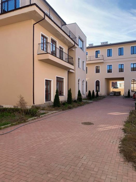 Продаю на 27сот. КОМПЛЕКС ЗДАНИЙ 3088m2  Рядом Моря Костанди / Шишкина