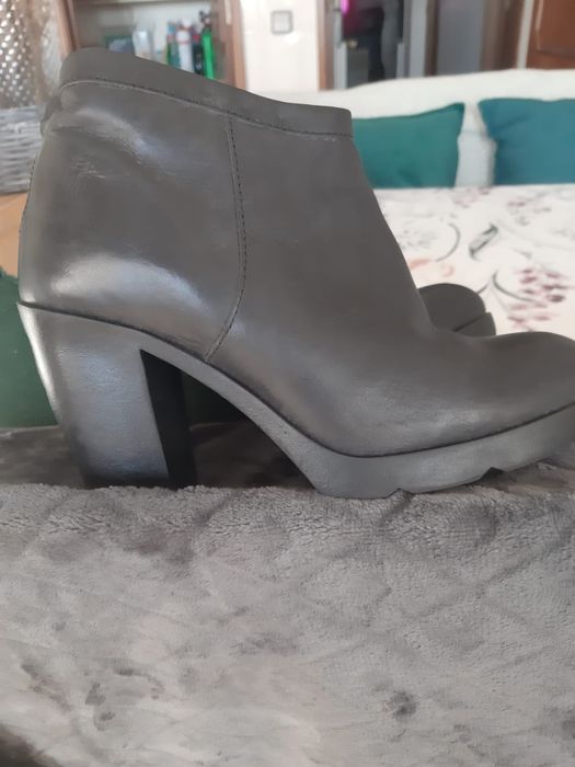 Botas em couro Fly London