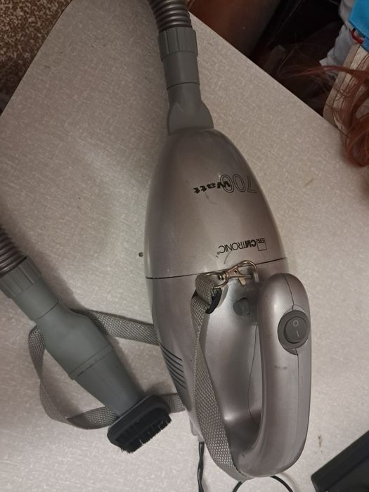 Порохотяг автомобільний пилосос  Clatronic