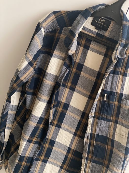 Рубашка в клітинку чоловіча у розмірі М, краще на S