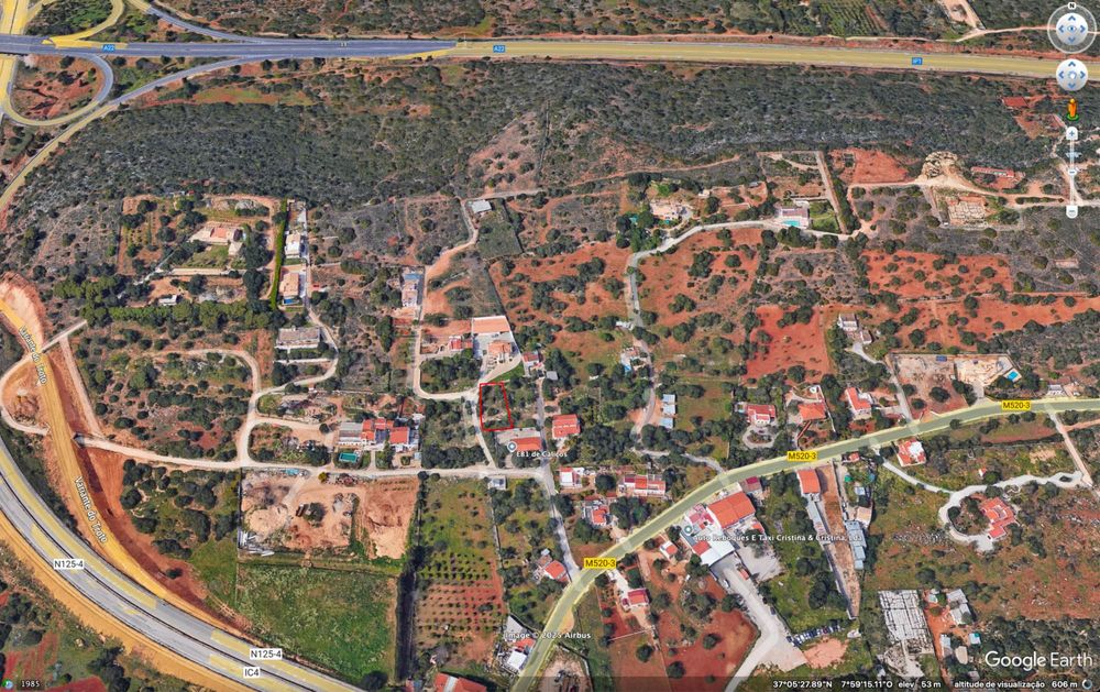 Prédio rústico com 620 m2 - junto ao Estádio do Algarve