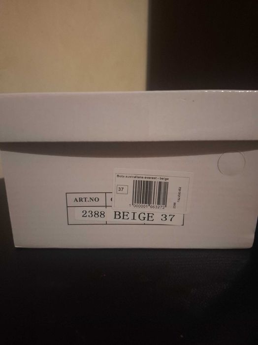 Botas com pêlo no interior