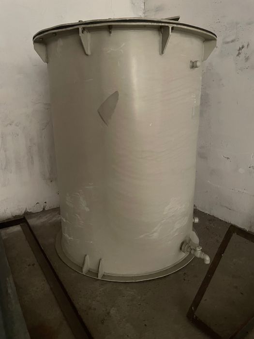 Бочка зливна. Ємність.