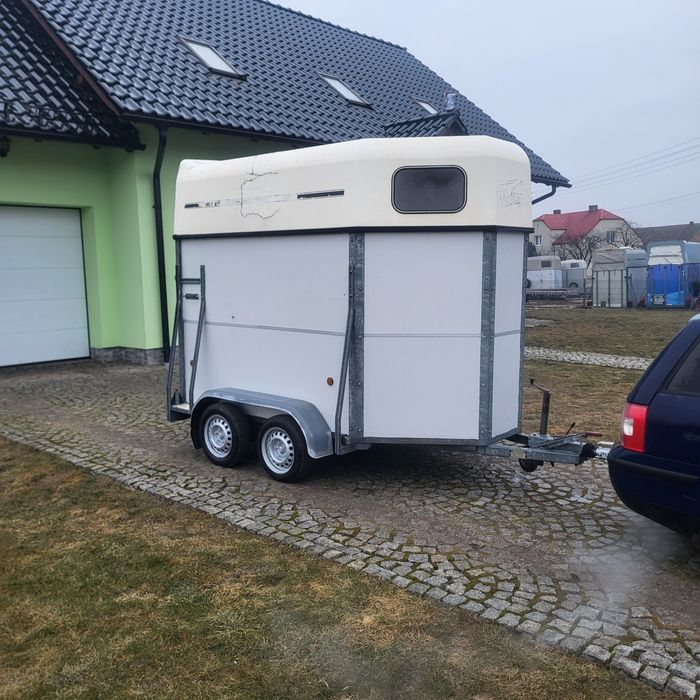 Przyczepa do koni konia zwierząt dmc 1300kg kategoria B