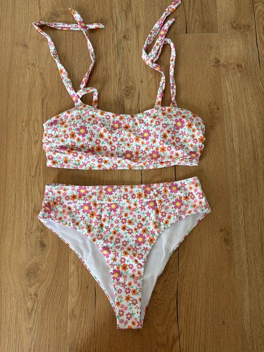 Śliczny dwuczęściowy kostium kąpielowy kwiatuszki L