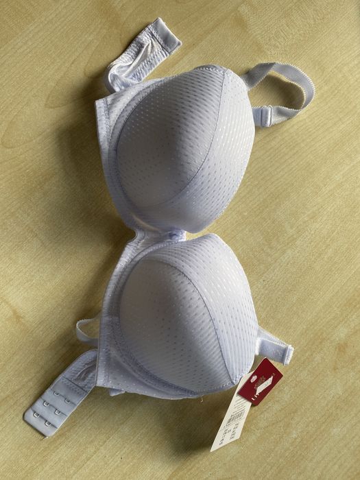Staniki Linaise w kropki, z push up i bez
