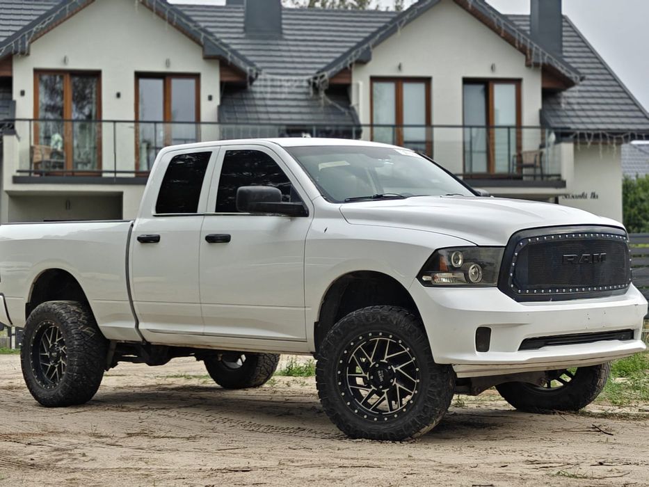 RAM 1500 2013r. DODGE RAM 1500 4X4 5.7 V8 Hemi LIFT Wydechy SPRAWNY 6 osobowy