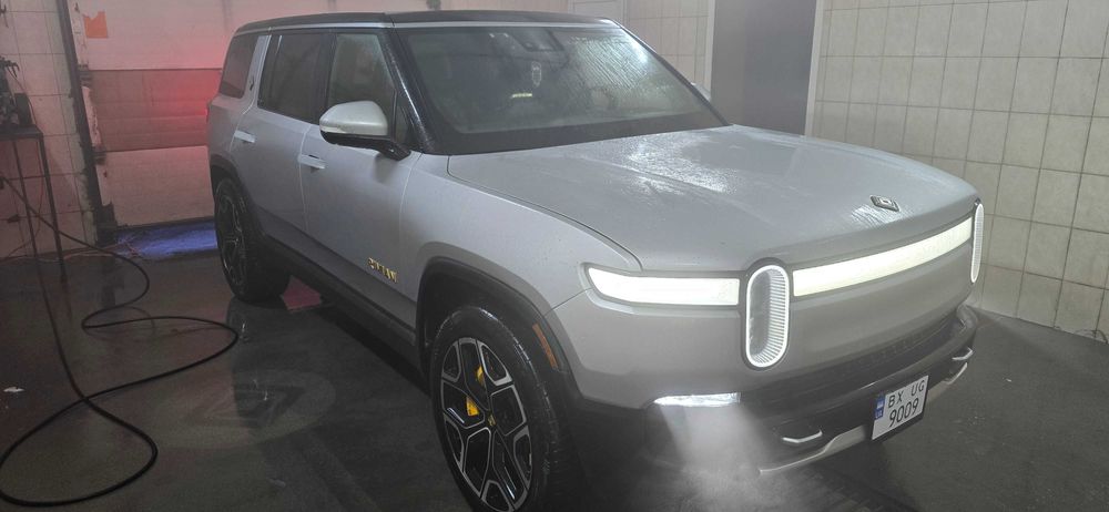 Продам Rivian R1S