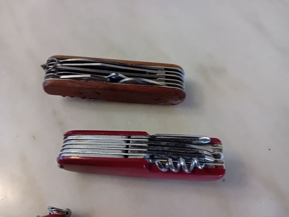 Conjunto de 2 Canivetes Suíços Diversos Antigos