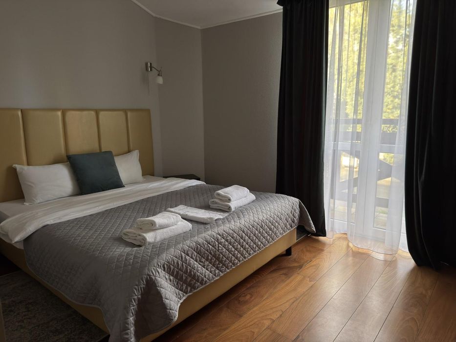 Продам готель 2200м2 в елітному котеджному містечку Северинівка.