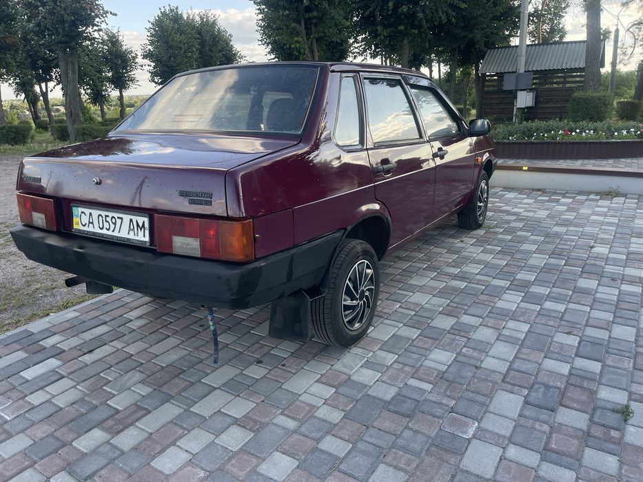 Автомобіль ВАЗ 21099