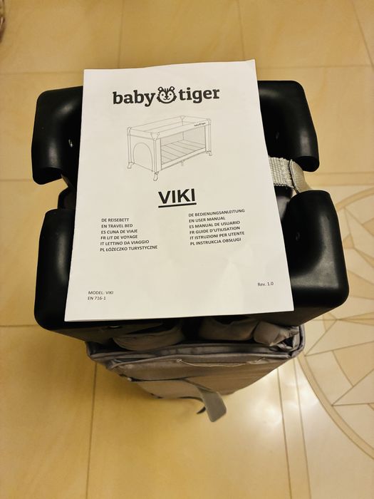 Łóżeczko turystyczne + Materac trzywarstwowy Baby Tiger Viki