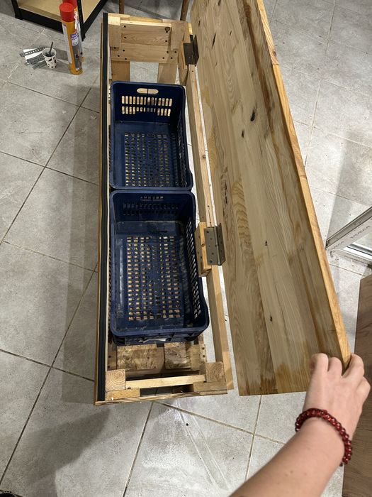 Лавка. Стілець ikea. Вішалка на колесах ikea. Ріга