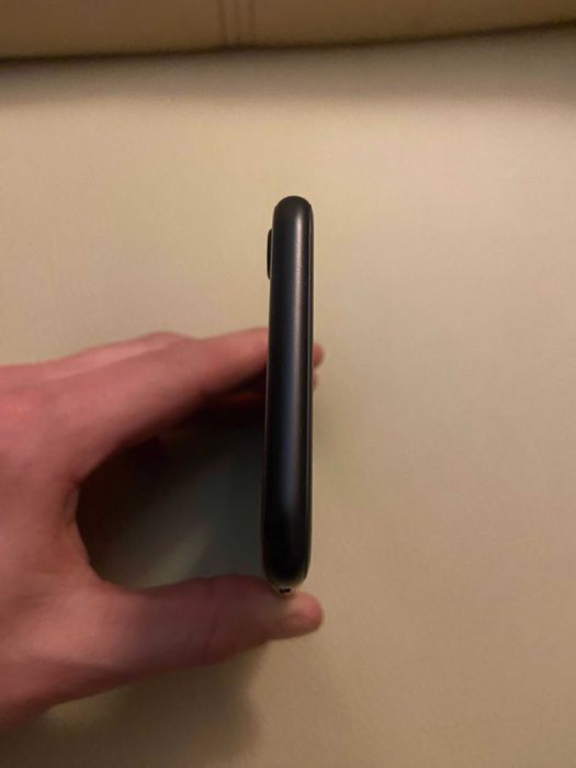 Iphone SE 2020 64gb neverlock ідеальний стан в оригіналі