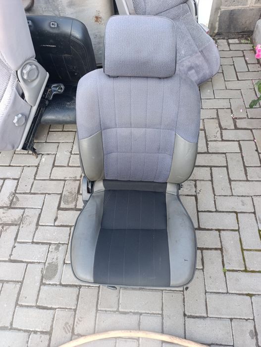 Сиденье для авто в хорошем состоянии