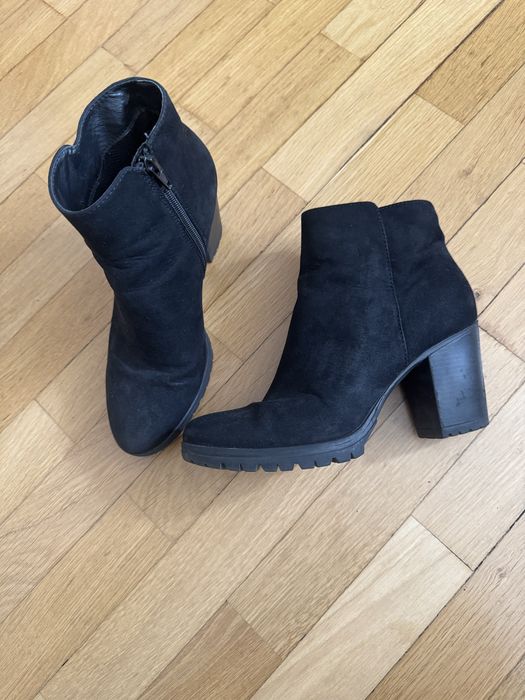Botins Graceland conforto38 e botins Different de salto alto 37