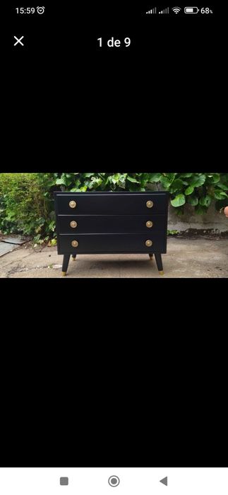 Pequena comoda ou mesa de cabeceira