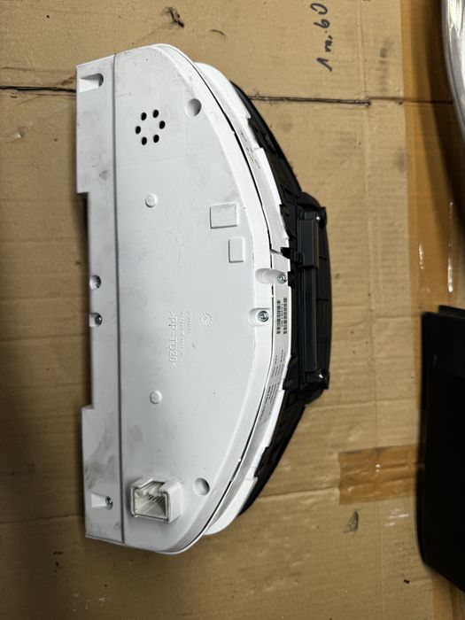 Licznik volvo v60,s60,xc60,v70 R-design  2008 do 2012