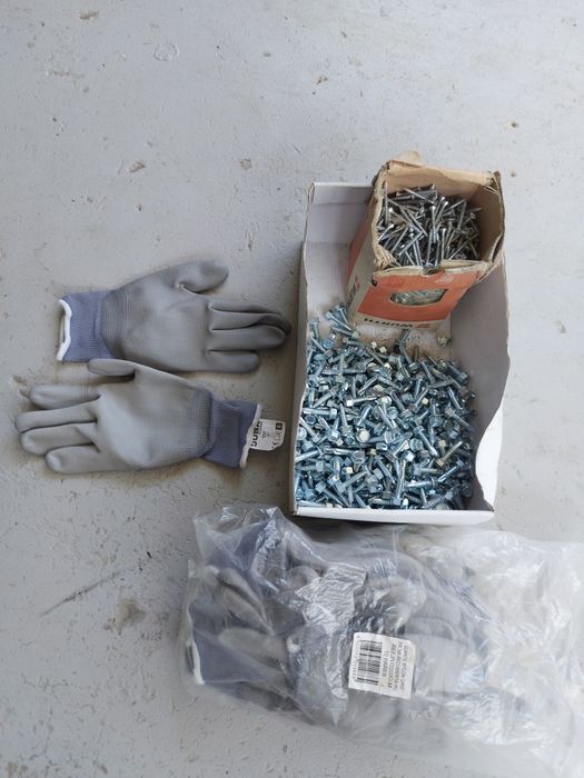 485 parafusos de rosca em inox 30 mm comprido e 5 mm de grosso e cabeça para chave 10 +1000 parafusos para madeira de 35mmx2,5mm