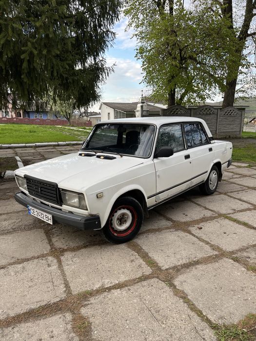 Ваз 2107 жигуль 1997 року.