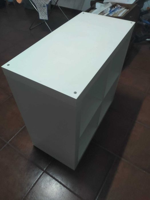 Estante IKEA branca