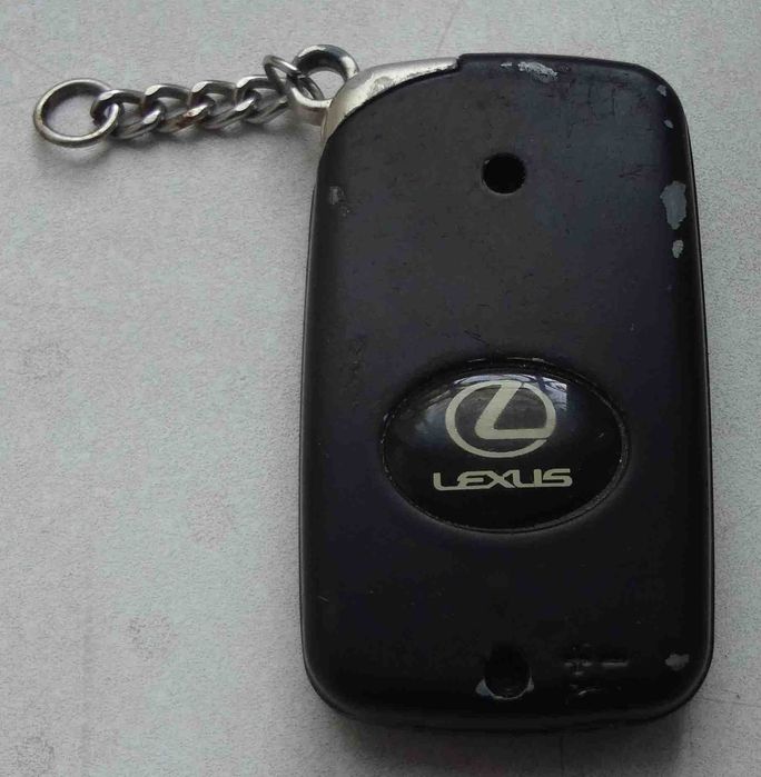газовая зажигалка Lexus сделанная под пульт