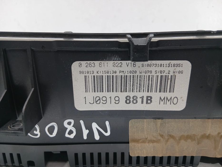 Quadrante / painel de instrumentos VOLKSWAGEN Golf IV (1J1)