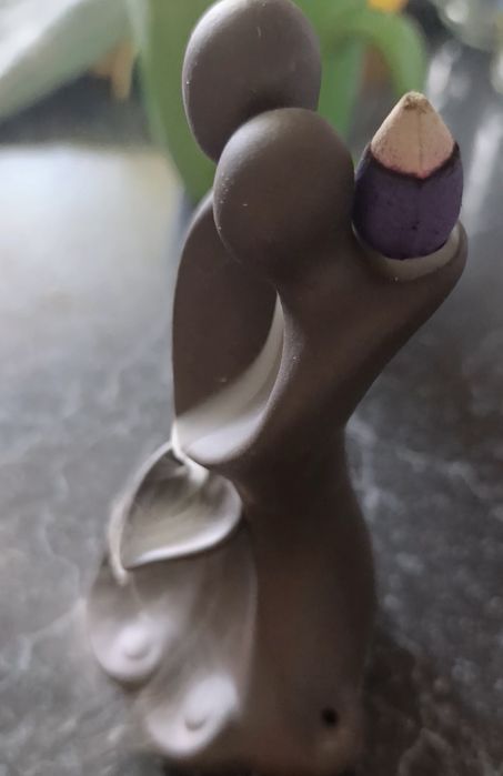 Статуетка з димком