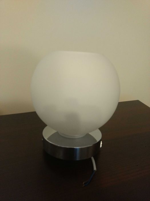 Lampa sufitowa biala