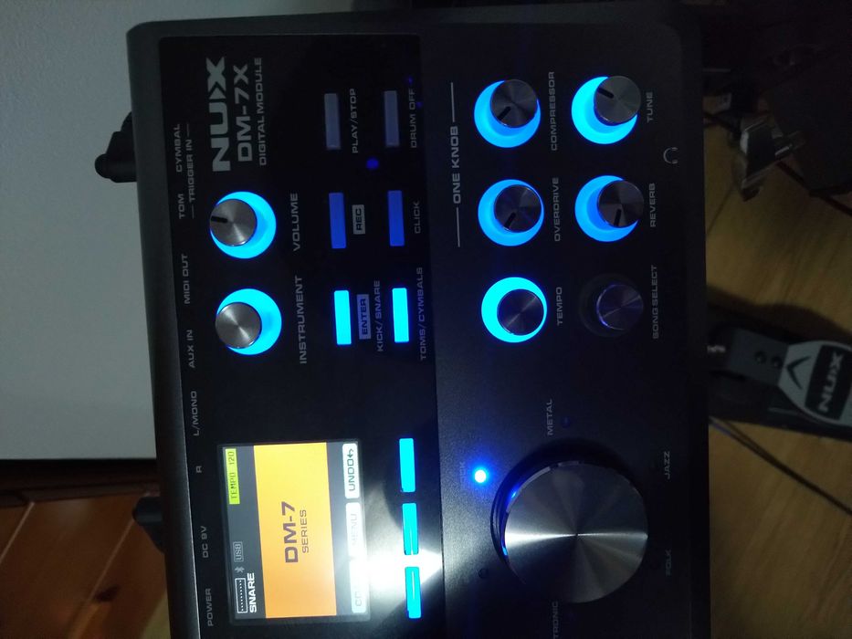 Bateria Marca NUX eletrónica como nova