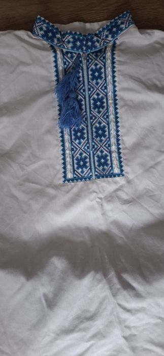 Вишиванка  і чінос для хлопчика